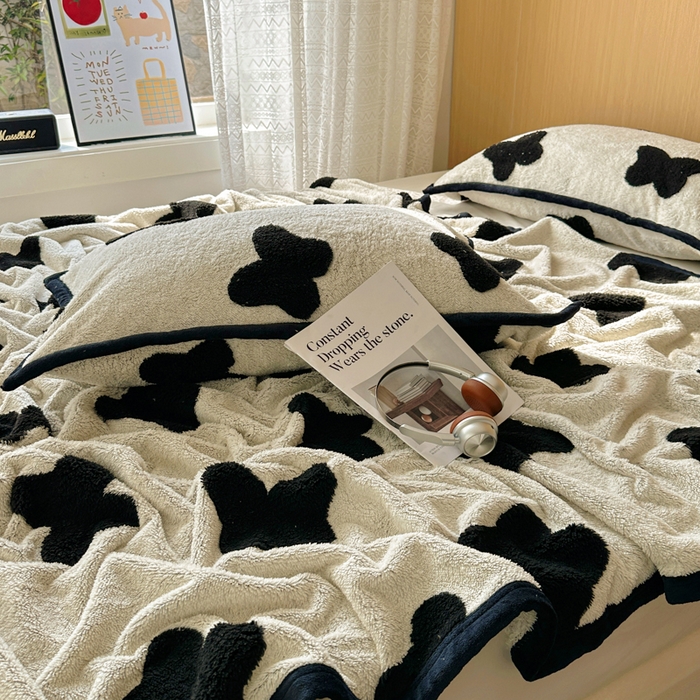 91家纺网 家纺一手货源 找家纺 春光里 2025新款双面阳离子毛毯 浪漫蝴蝶