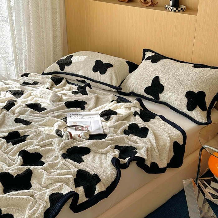 91家纺网 家纺一手货源 找家纺 春光里 2025新款双面阳离子毛毯 浪漫蝴蝶