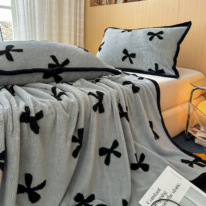 91家纺网 家纺一手货源 找家纺 春光里 2025新款双面阳离子毛毯 蝴蝶结