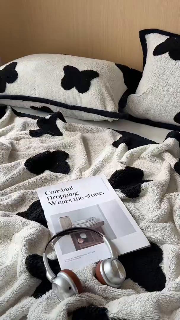 91家纺网 家纺一手货源 找家纺 春光里 2025新款双面阳离子毛毯 浪漫蝴蝶