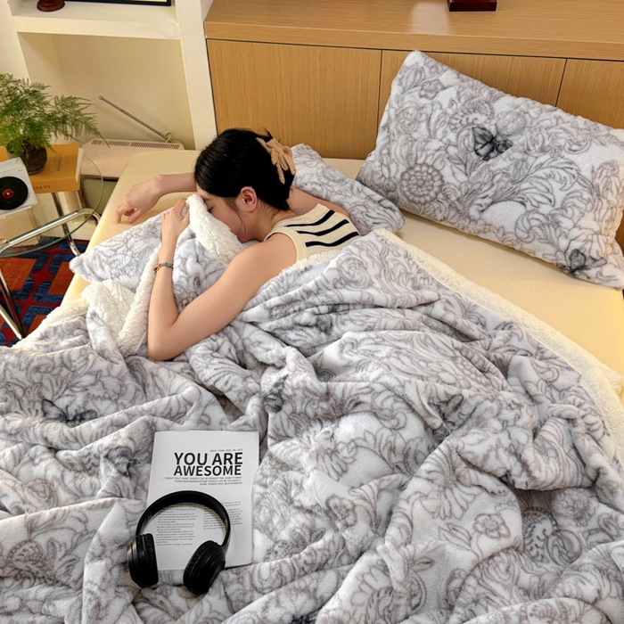 91家纺网 家纺一手货源 找家纺 （总）春光里 2025新款兔毛羊羔绒收包边毛毯