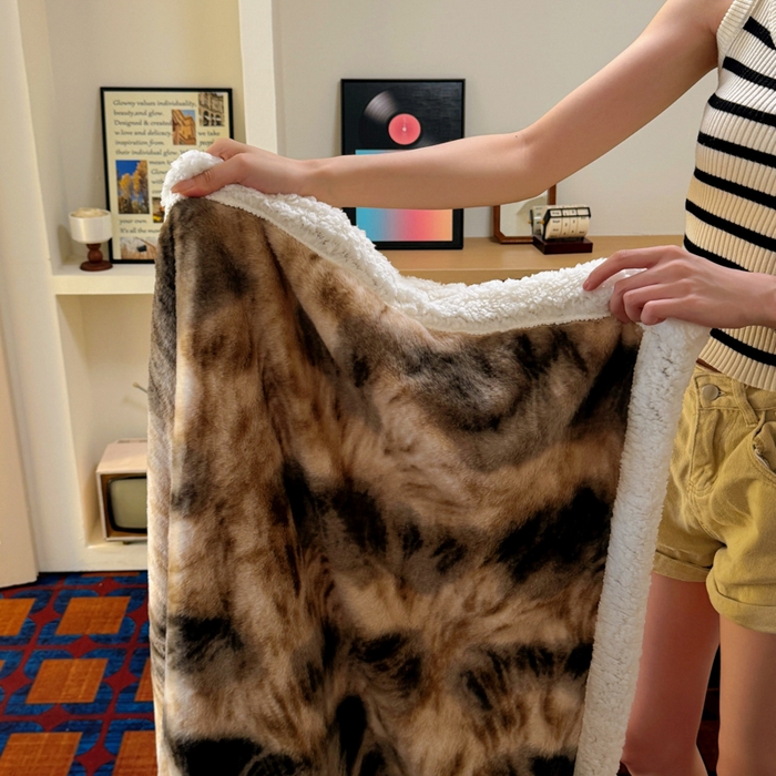 91家纺网 家纺一手货源 找家纺 （总）春光里 2025新款兔毛羊羔绒收包边毛毯