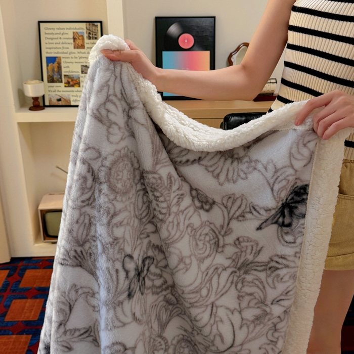 春光里 2025新款兔毛羊羔绒收包边毛毯 蝶恋
