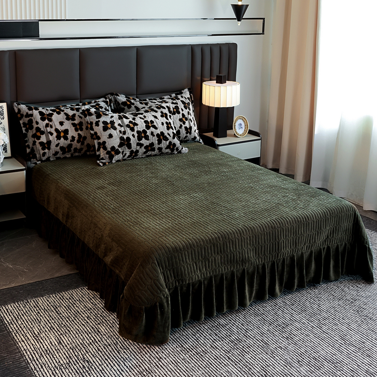 91家纺网 家纺一手货源 找家纺 提花大世界 2025新款轻奢法式加厚美拉德系列高克重兔绒牛奶绒床盖床单床笠款四件套 蝶豹-灰