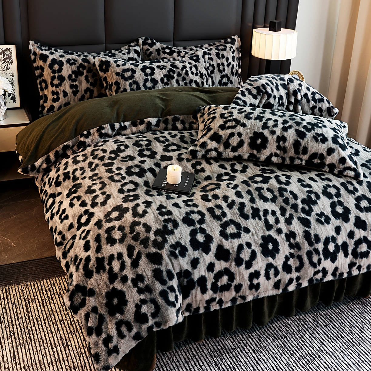 91家纺网 家纺一手货源 找家纺 提花大世界 2025新款轻奢法式加厚美拉德系列高克重兔绒牛奶绒床盖床单床笠款四件套 法式豹纹-灰