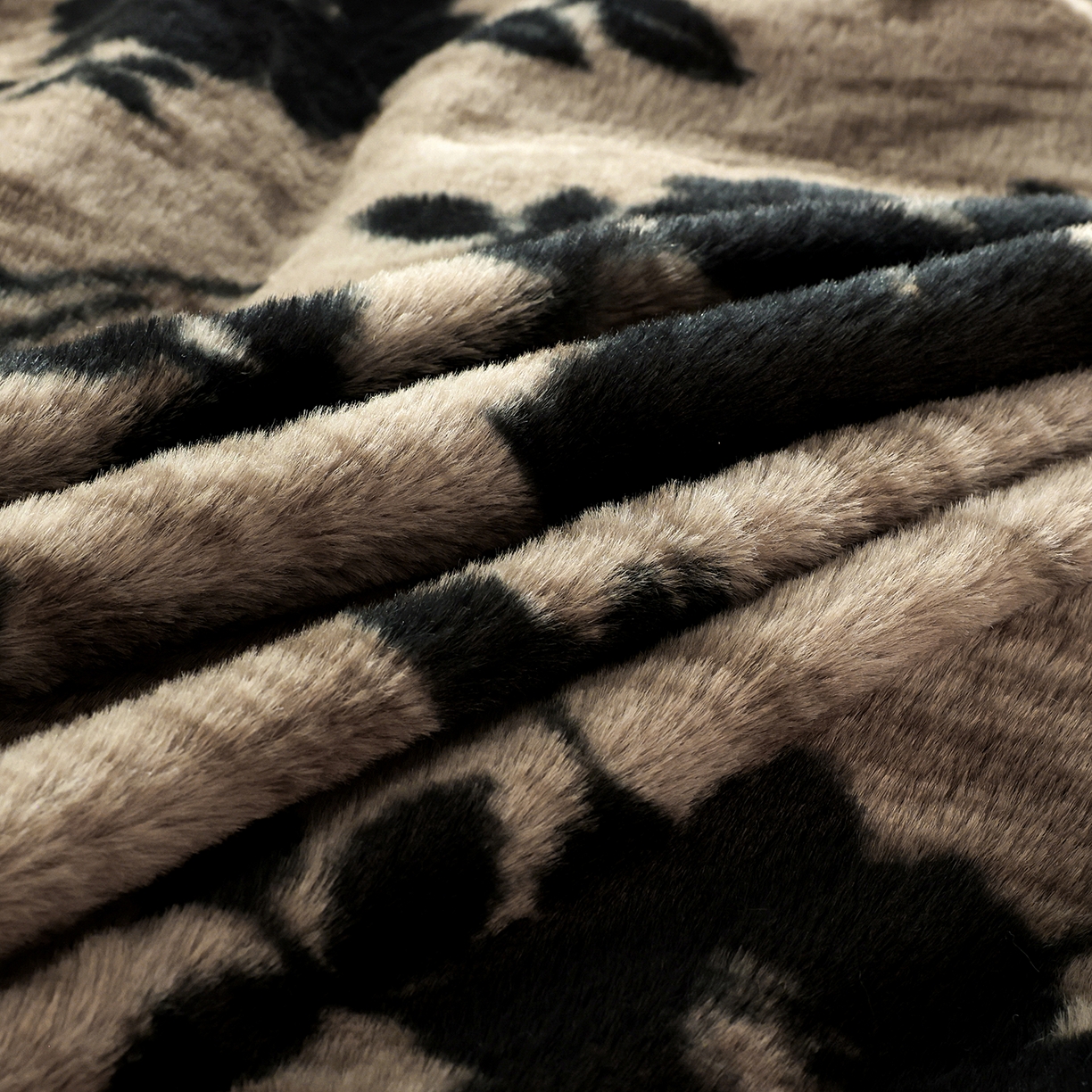 91家纺网 家纺一手货源 找家纺 提花大世界 2025新款轻奢法式加厚美拉德系列高克重兔绒牛奶绒床盖床单床笠款四件套 简爱-灰