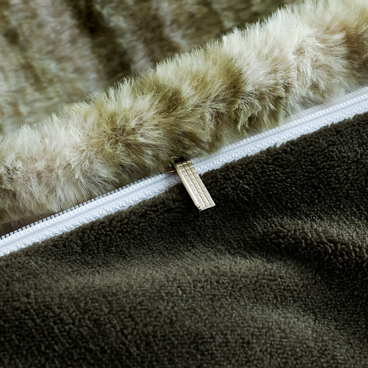 91家纺网 家纺一手货源 找家纺 提花大世界 2025新款轻奢法式加厚美拉德系列高克重兔绒牛奶绒床盖床单床笠款四件套 蝶舞-绿