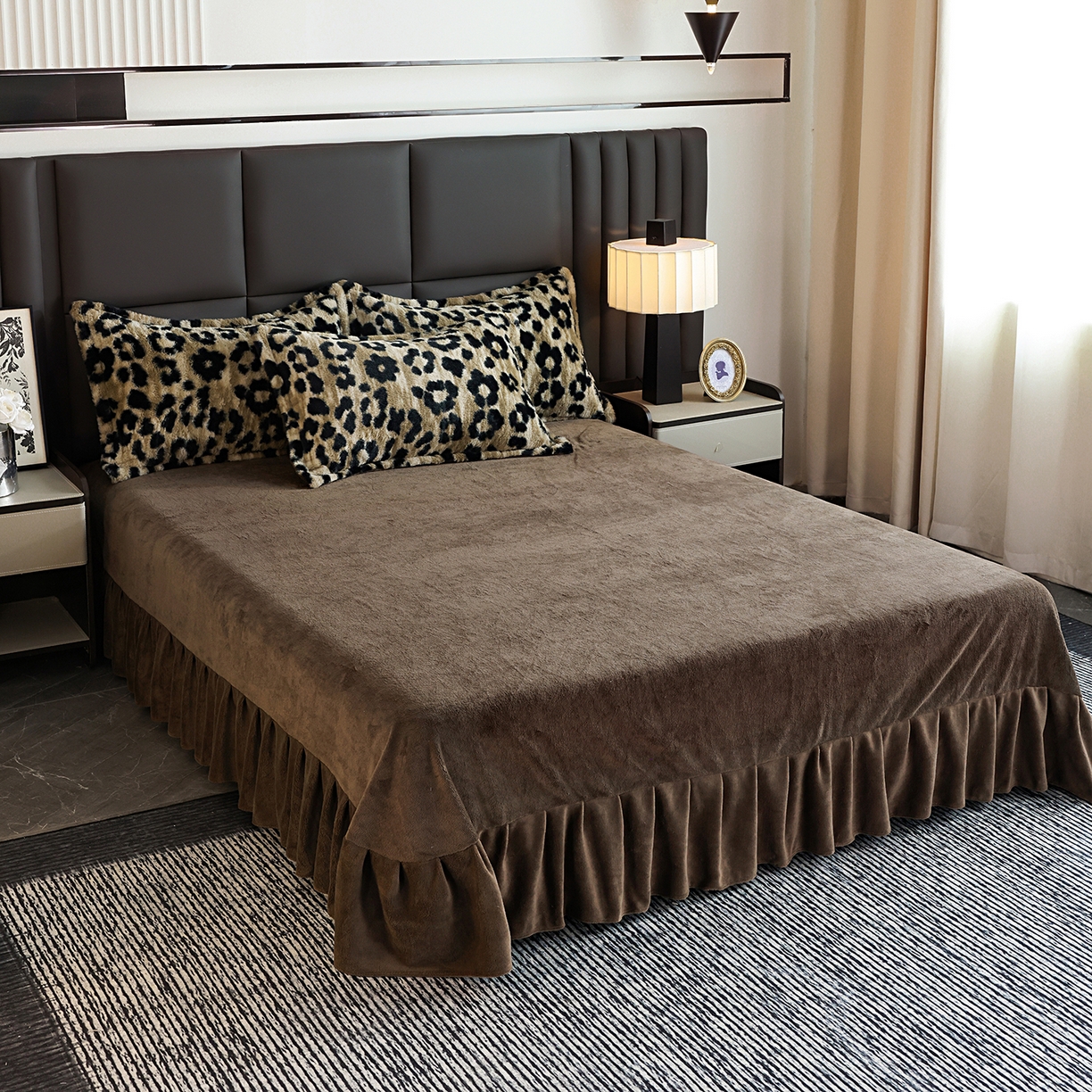 91家纺网 家纺一手货源 找家纺 提花大世界 2025新款轻奢法式加厚美拉德系列高克重兔绒牛奶绒床盖床单床笠款四件套 法式豹纹-咖