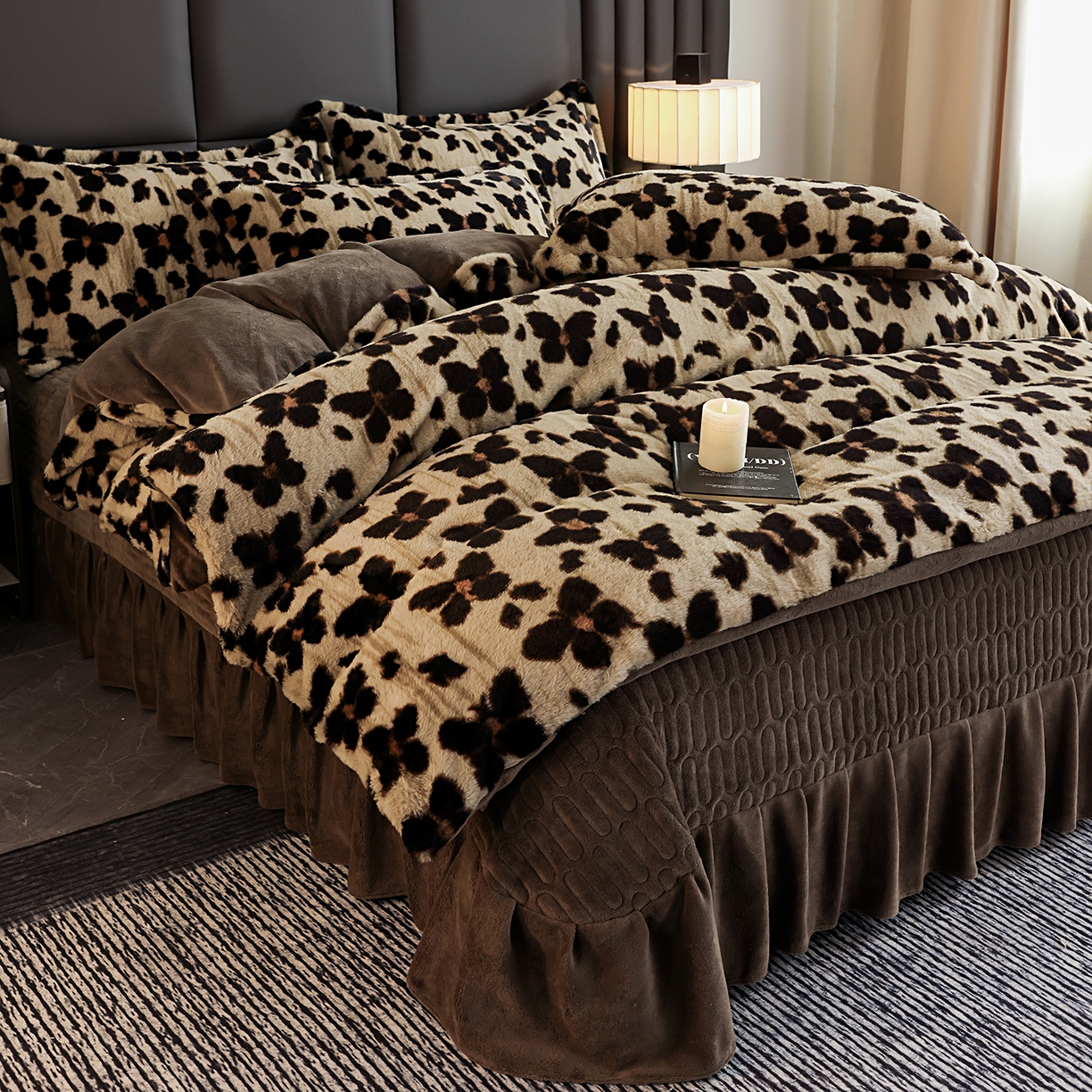 91家纺网 家纺一手货源 找家纺 提花大世界 2025新款轻奢法式加厚美拉德系列高克重兔绒牛奶绒床盖床单床笠款四件套 蝶豹-咖