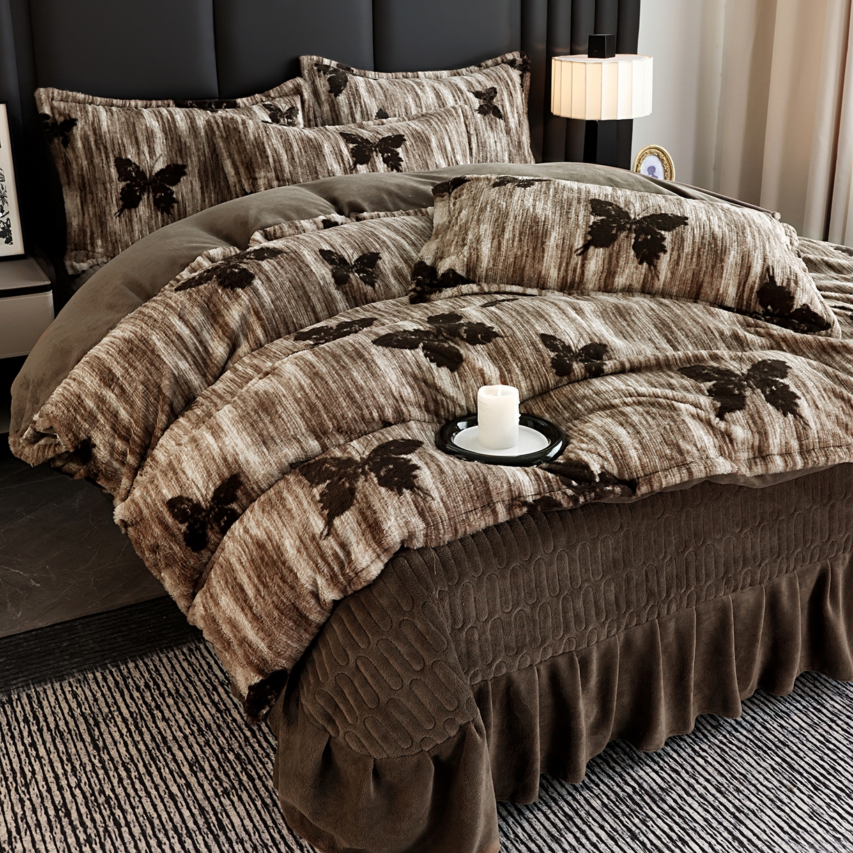 91家纺网 家纺一手货源 找家纺 提花大世界 2025新款轻奢法式加厚美拉德系列高克重兔绒牛奶绒床盖床单床笠款四件套 蝶舞-咖