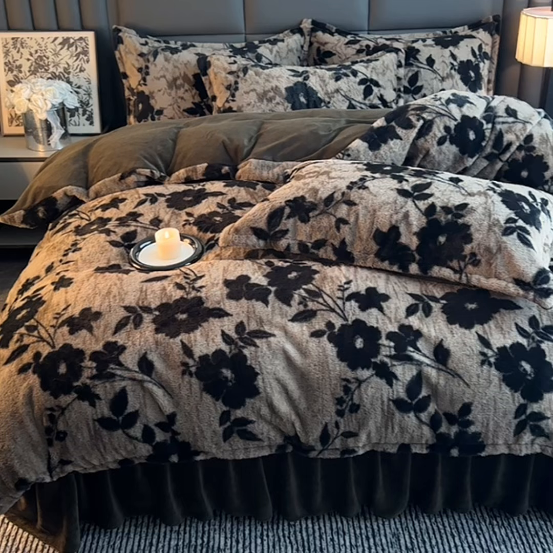 91家纺网 家纺一手货源 找家纺 提花大世界 2025新款轻奢法式加厚美拉德系列高克重兔绒牛奶绒床盖床单床笠款四件套 简爱-灰