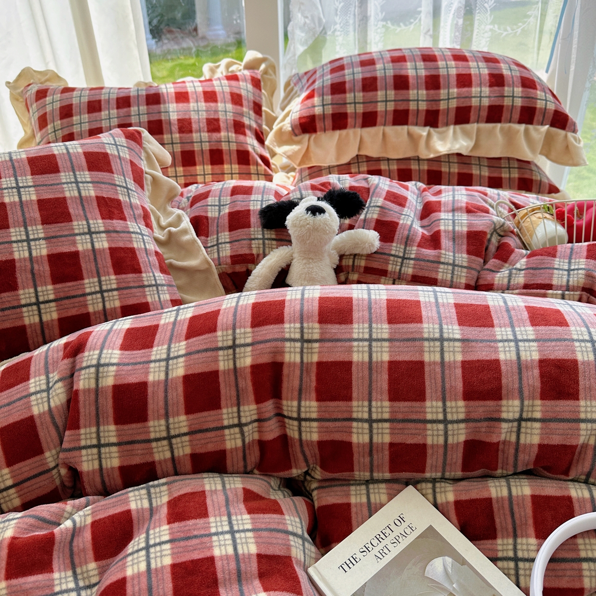 91家纺网 家纺一手货源 找家纺 富米莱（原臻工厂） 2025秋冬保暖中古风格子牛奶绒花边床盖床单四件套 浅喜