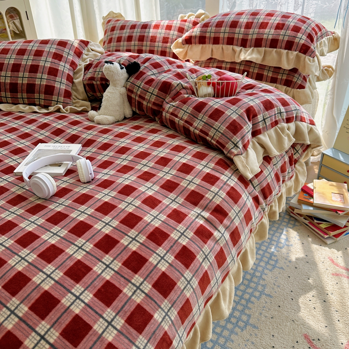 91家纺网 家纺一手货源 找家纺 富米莱（原臻工厂） 2025秋冬保暖中古风格子牛奶绒花边床盖床单四件套 浅喜