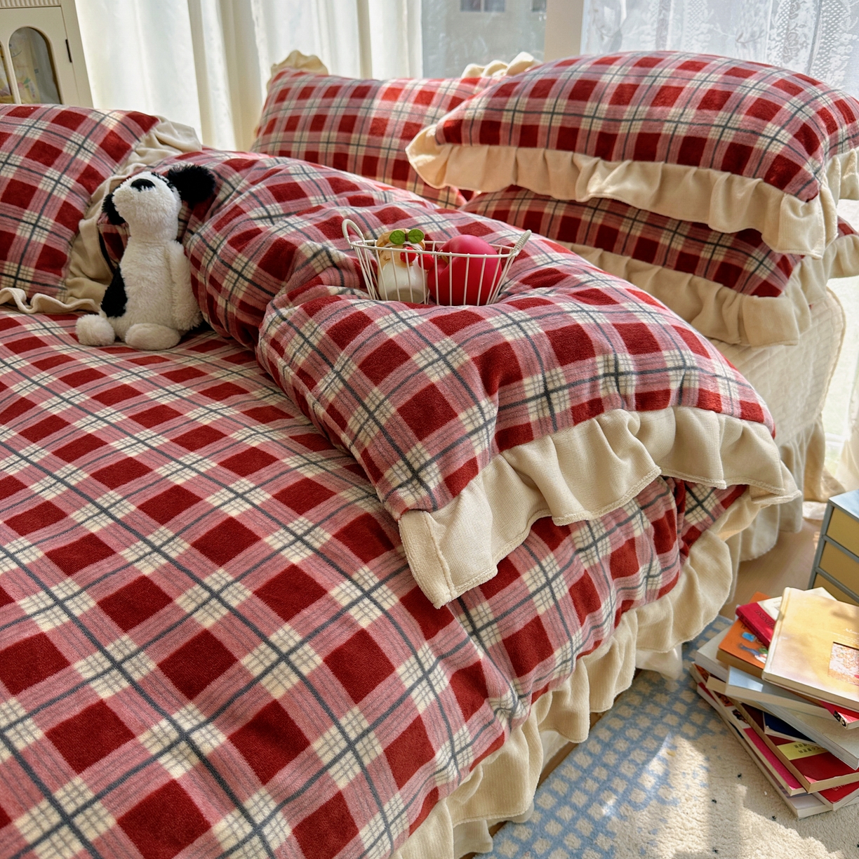 91家纺网 家纺一手货源 找家纺 富米莱（原臻工厂） 2025秋冬保暖中古风格子牛奶绒花边床盖床单四件套 浅喜