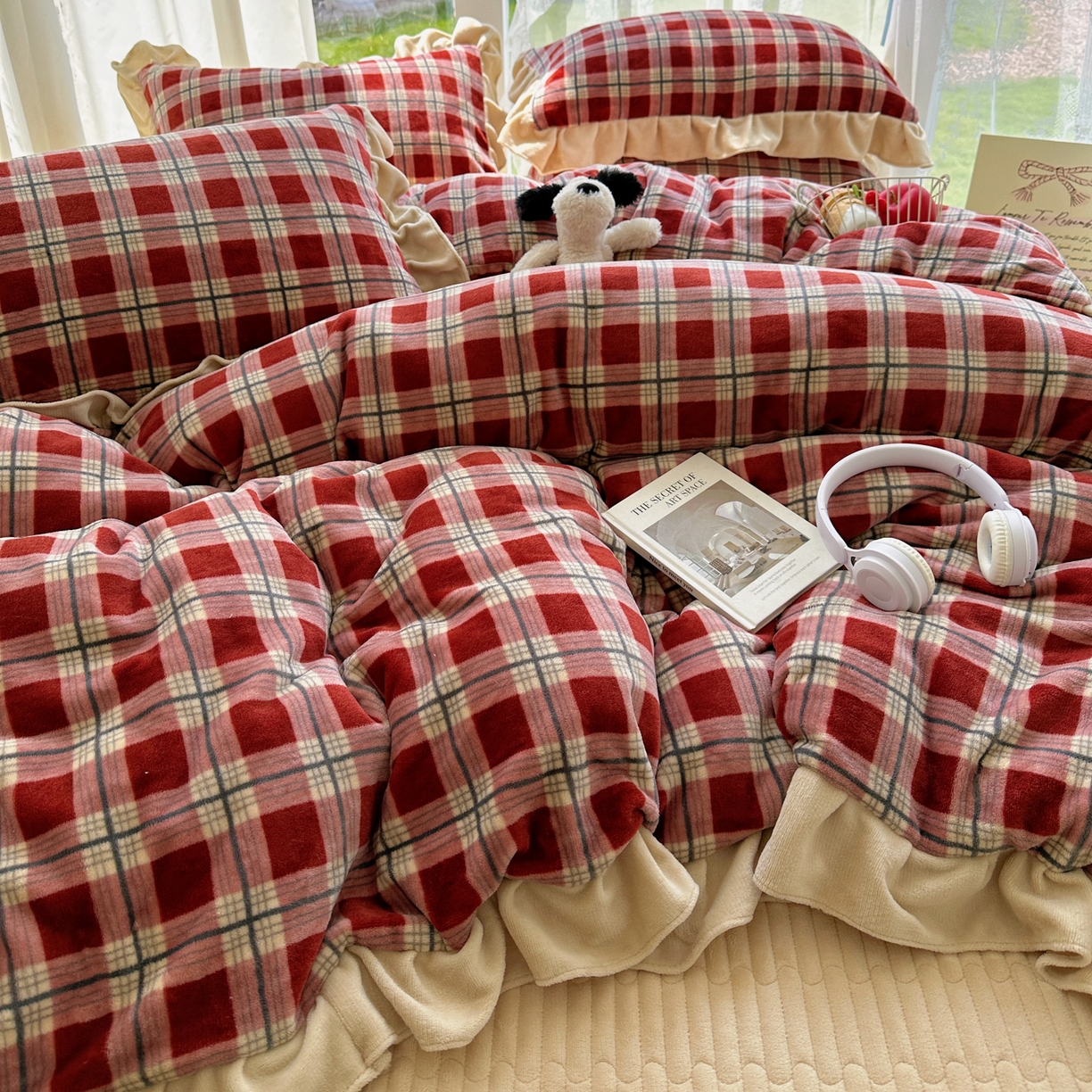 91家纺网 家纺一手货源 找家纺 富米莱（原臻工厂） 2025秋冬保暖中古风格子牛奶绒花边床盖床单四件套 浅喜