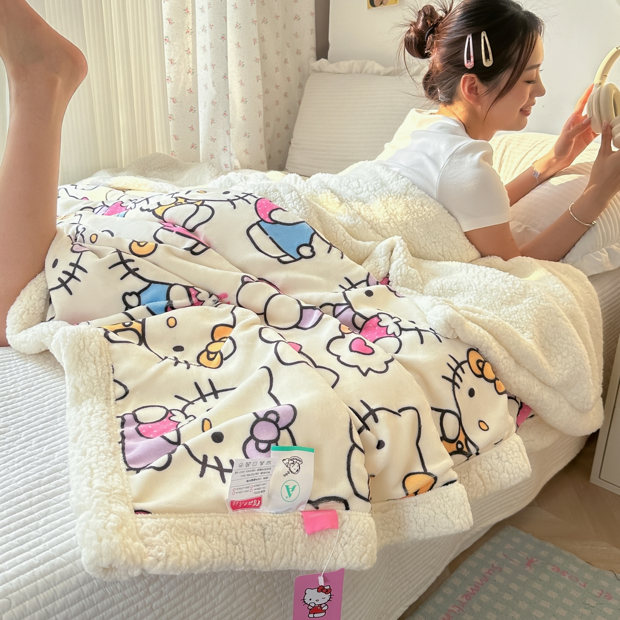 91家纺网 家纺一手货源 找家纺 韩巢家纺 2025秋冬新款A类牛奶绒羊羔绒多功能毛毯毯子 彩线条kt