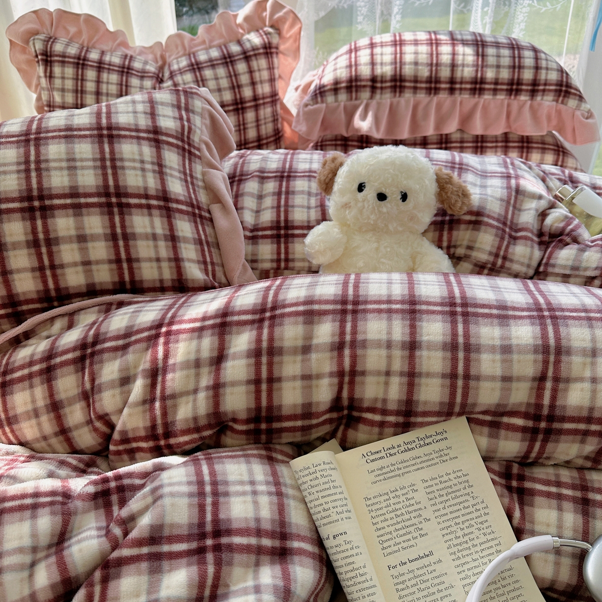 91家纺网 家纺一手货源 找家纺 富米莱（原臻工厂） 2025秋冬保暖中古风格子牛奶绒花边床盖床单四件套 粉格