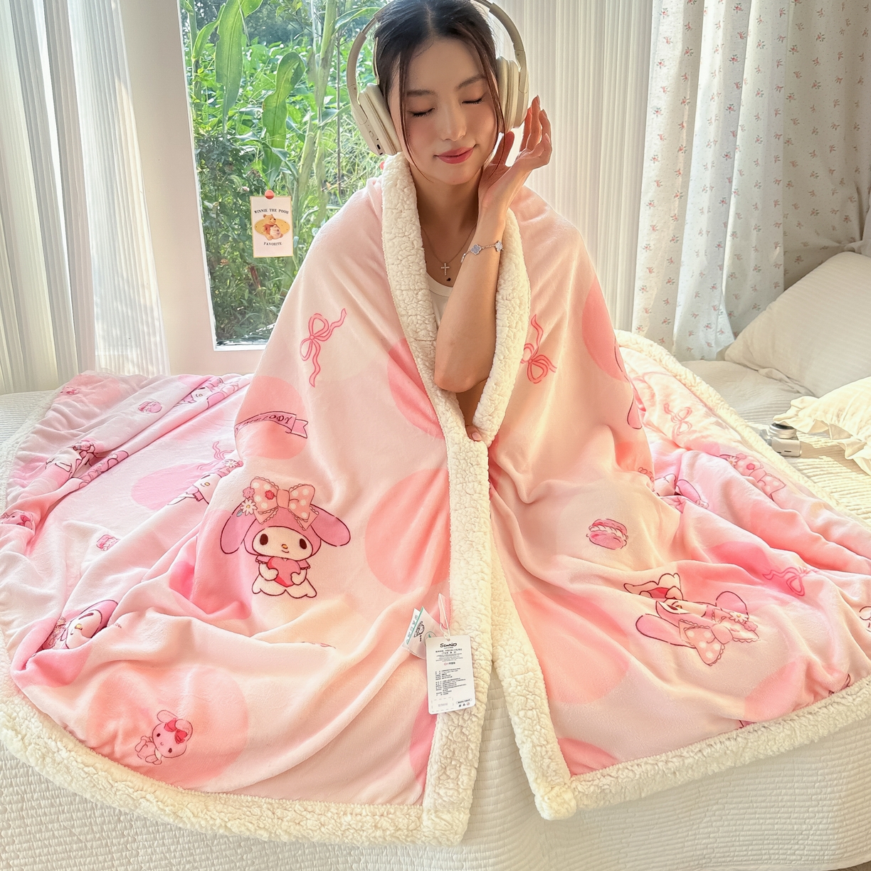 91家纺网 家纺一手货源 找家纺 韩巢家纺 2025秋冬新款A类牛奶绒羊羔绒多功能毛毯毯子 萌宅美乐蒂