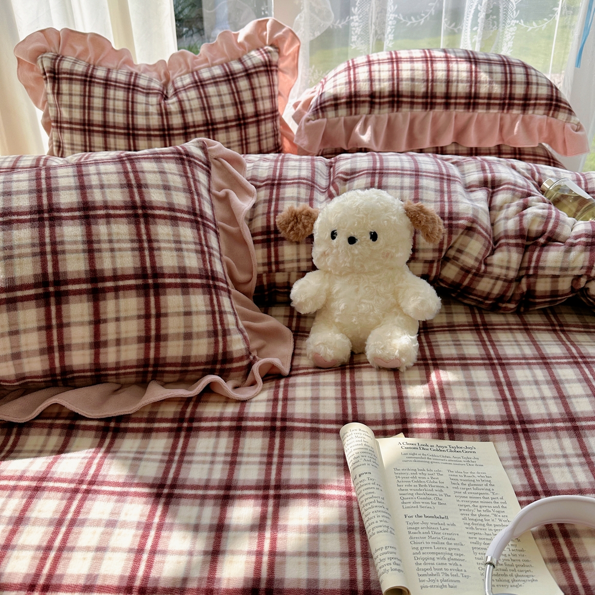 91家纺网 家纺一手货源 找家纺 富米莱（原臻工厂） 2025秋冬保暖中古风格子牛奶绒花边床盖床单四件套 粉格