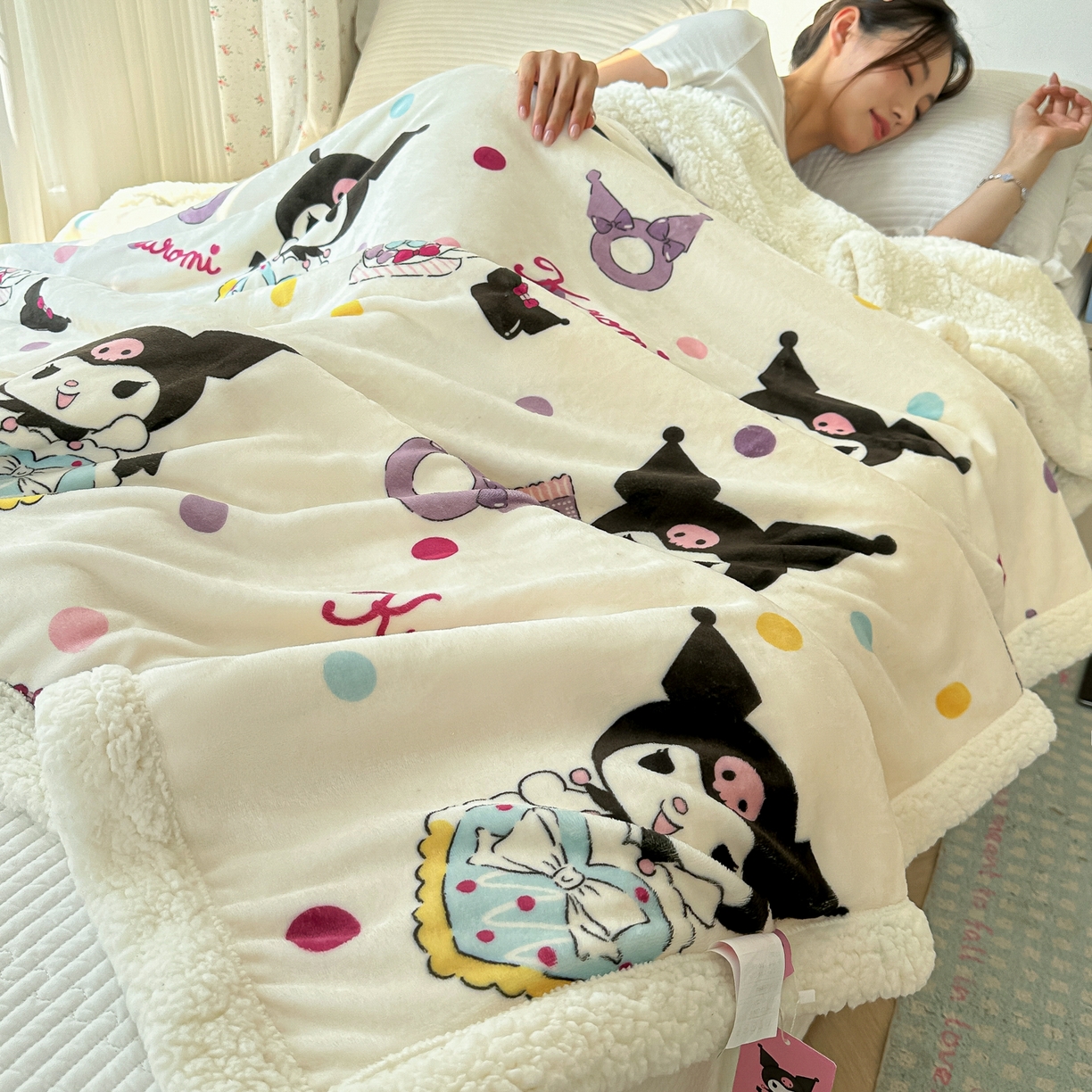 91家纺网 家纺一手货源 找家纺 韩巢家纺 2025秋冬新款A类牛奶绒羊羔绒多功能毛毯毯子 彩波波库洛米