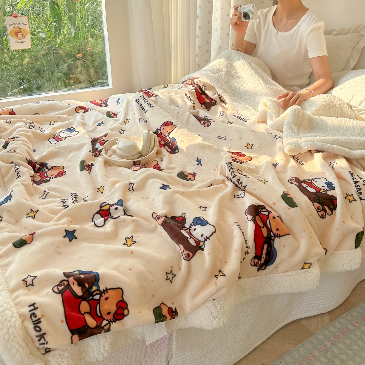 91家纺网 家纺一手货源 找家纺 韩巢家纺 2025秋冬新款A类牛奶绒羊羔绒多功能毛毯毯子 小狗与凯蒂