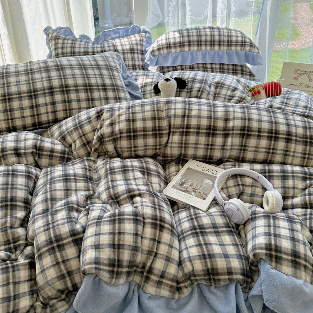 91家纺网 家纺一手货源 找家纺 富米莱（原臻工厂） 2025秋冬保暖中古风格子牛奶绒花边床盖床单四件套 蓝调