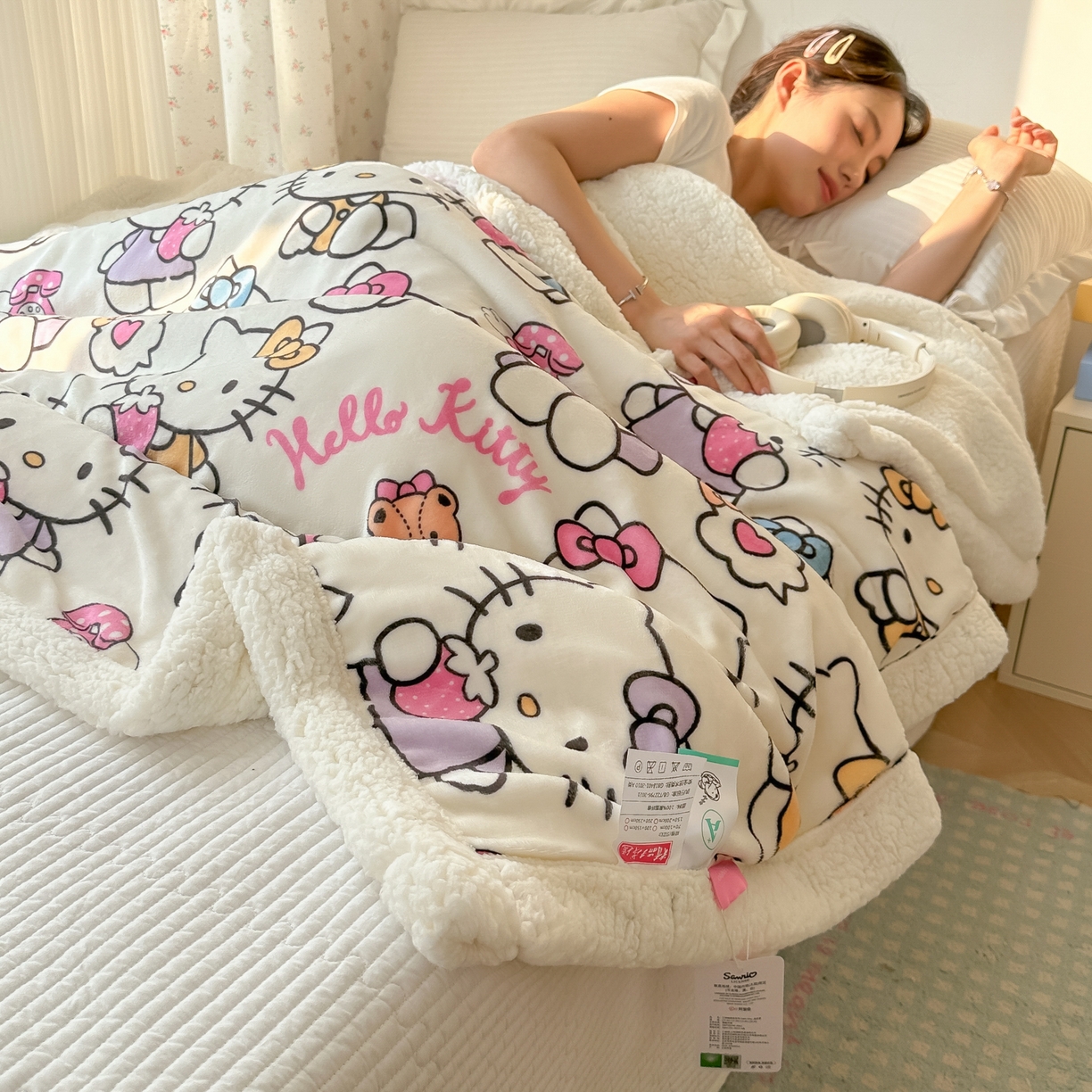 91家纺网 家纺一手货源 找家纺 韩巢家纺 2025秋冬新款A类牛奶绒羊羔绒多功能毛毯毯子 彩线条kt