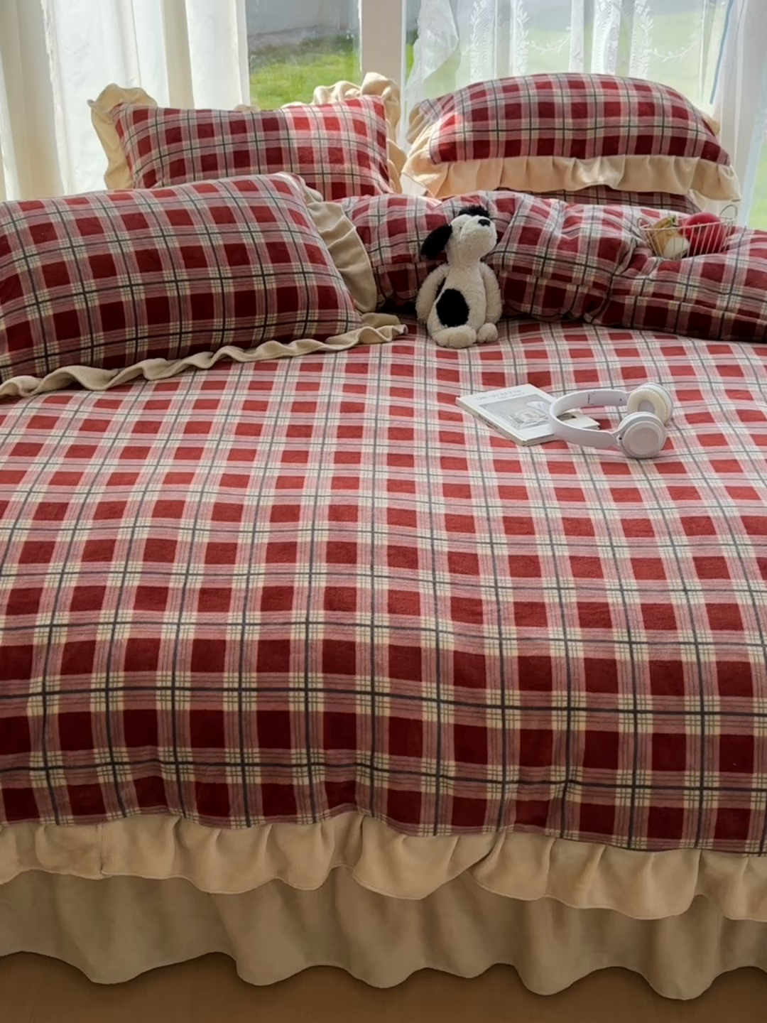 91家纺网 家纺一手货源 找家纺 富米莱（原臻工厂） 2025秋冬保暖中古风格子牛奶绒花边床盖床单四件套 浅喜