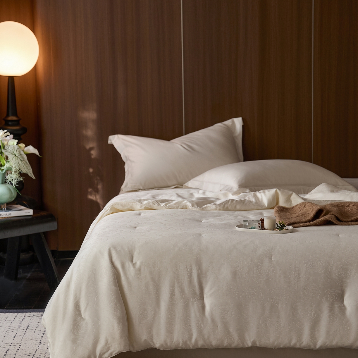 91家纺网 家纺一手货源 找家纺 （总）安莱生活 2025新款玫纱雅韵蚕丝夹层羽绒被子被芯