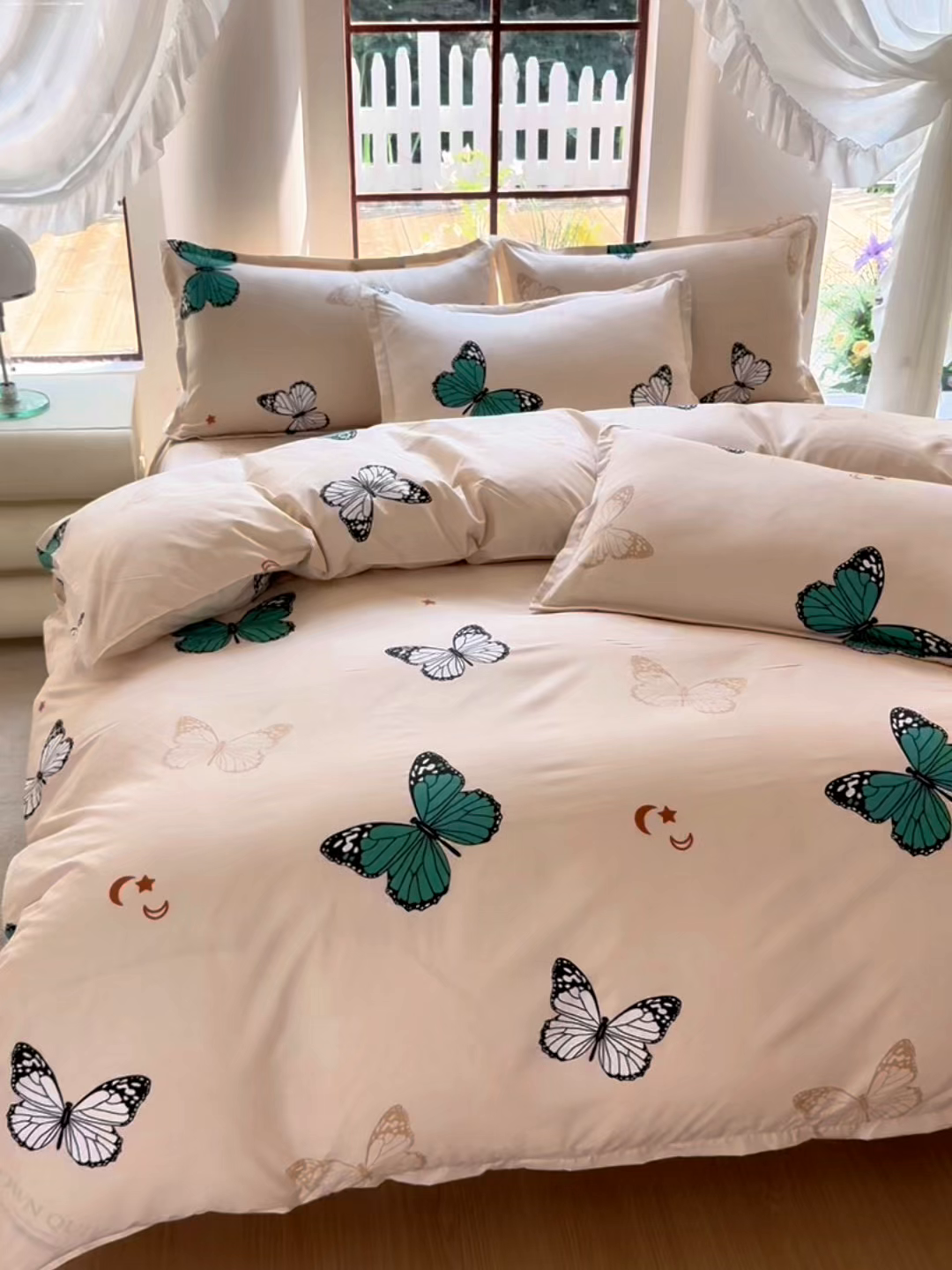 91家纺网 家纺一手货源 找家纺 亿佳人 芦荟棉三四件套，床单，被套，枕套化纤四件套 蝶舞飞扬