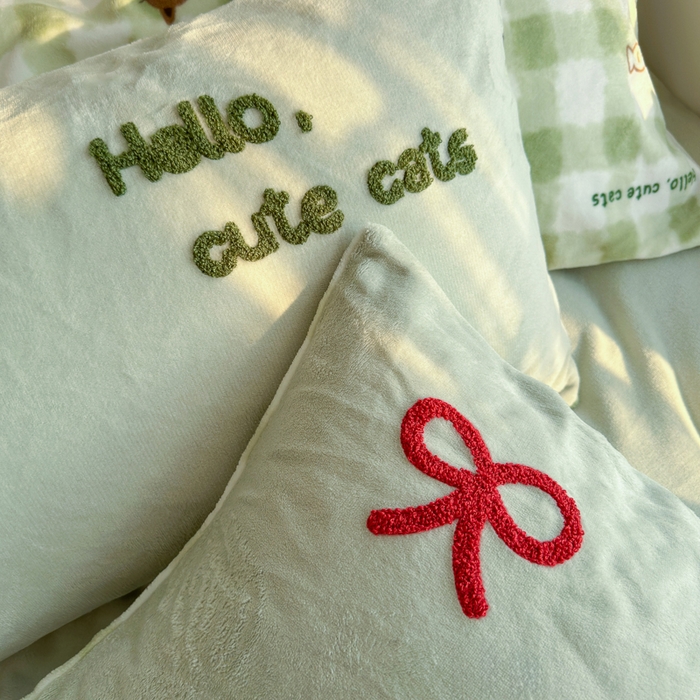 91家纺网 家纺一手货源 找家纺 Sweet dreams甜梦 2025新款全消光牛奶绒毛巾绣印花四件套 斑点小猫