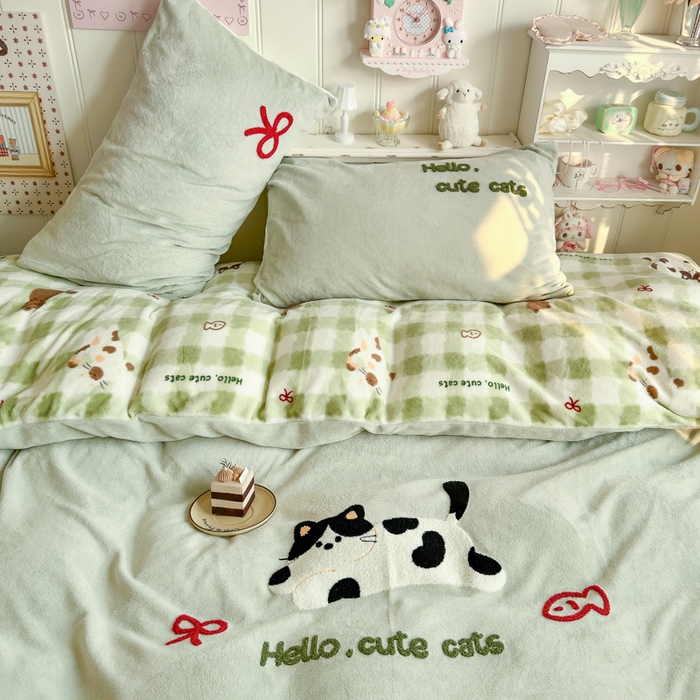 91家纺网 家纺一手货源 找家纺 Sweet dreams甜梦 2025新款全消光牛奶绒毛巾绣印花四件套 斑点小猫