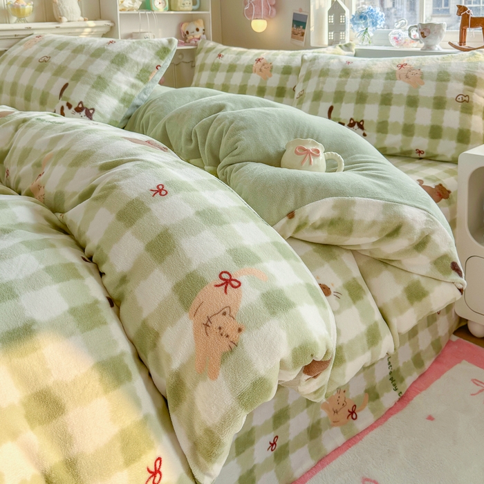 91家纺网 家纺一手货源 找家纺 Sweet dreams甜梦 2025新款全消光牛奶绒毛巾绣印花四件套 斑点小猫