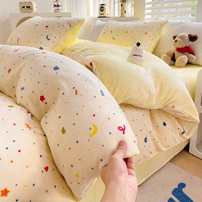 91家纺网 家纺一手货源 找家纺 （总）暖芯优选 2025新款小清新加厚高克重牛奶绒四件套直播热款电商热款