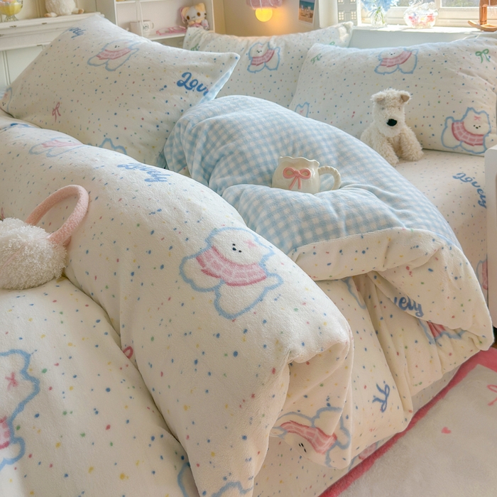 91家纺网 家纺一手货源 找家纺 Sweet dreams甜梦 2025新款全消光牛奶绒毛巾绣印花四件套 格子小狗