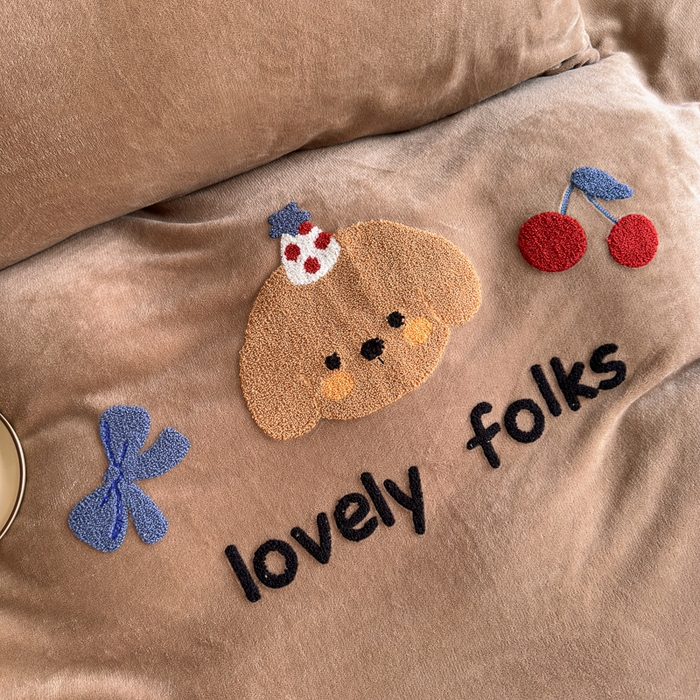 91家纺网 家纺一手货源 找家纺 Sweet dreams甜梦 2025新款全消光牛奶绒毛巾绣印花四件套 蝴蝶结狗狗