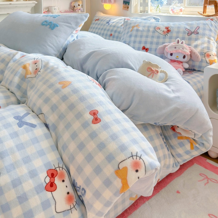 91家纺网 家纺一手货源 找家纺 Sweet dreams甜梦 2025新款全消光牛奶绒毛巾绣印花四件套 蝴蝶结猫猫