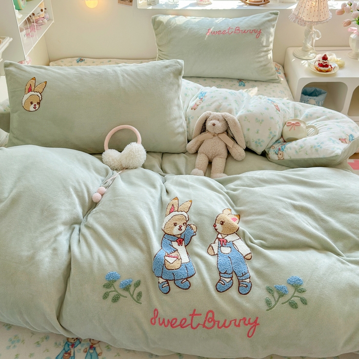 Sweet dreams甜梦 2025新款全消光牛奶绒毛巾绣印花四件套 花纹小兔
