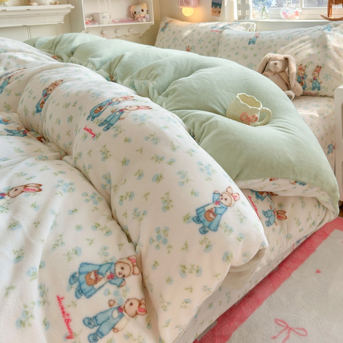 91家纺网 家纺一手货源 找家纺 Sweet dreams甜梦 2025新款全消光牛奶绒毛巾绣印花四件套 花纹小兔