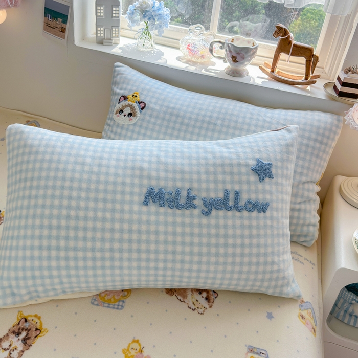 91家纺网 家纺一手货源 找家纺 Sweet dreams甜梦 2025新款全消光牛奶绒毛巾绣印花四件套 口袋猫猫