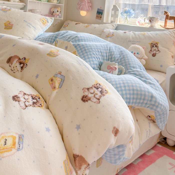 91家纺网 家纺一手货源 找家纺 Sweet dreams甜梦 2025新款全消光牛奶绒毛巾绣印花四件套 口袋猫猫