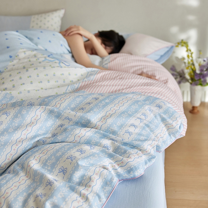 91家纺网 家纺一手货源 找家纺 （总）安莱生活 2025新款A类母婴级全棉双层纱印花四件套--云羽织梦系列