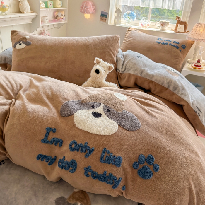 91家纺网 家纺一手货源 找家纺 Sweet dreams甜梦 2025新款全消光牛奶绒毛巾绣印花四件套 帽子小狗