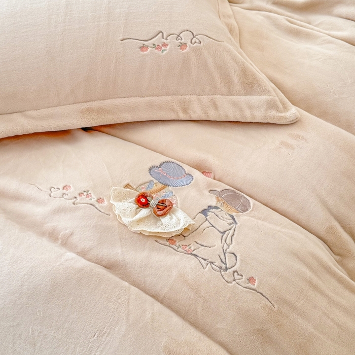 91家纺网 家纺一手货源 找家纺 （总）保罗圣迪奥 2025新款250克全消光牛奶绒四件套-安妮