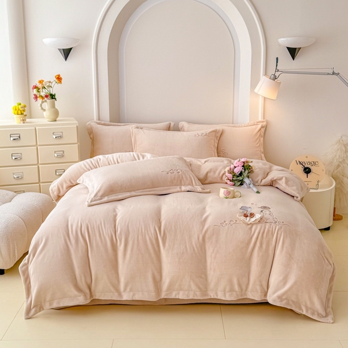 91家纺网 家纺一手货源 找家纺 （总）保罗圣迪奥 2025新款250克全消光牛奶绒四件套-安妮