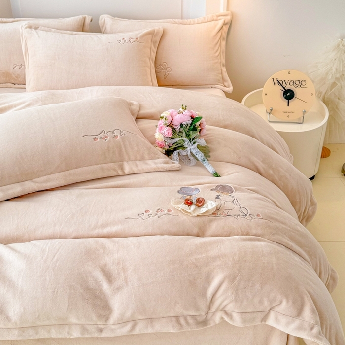 91家纺网 家纺一手货源 找家纺 （总）保罗圣迪奥 2025新款250克全消光牛奶绒四件套-安妮