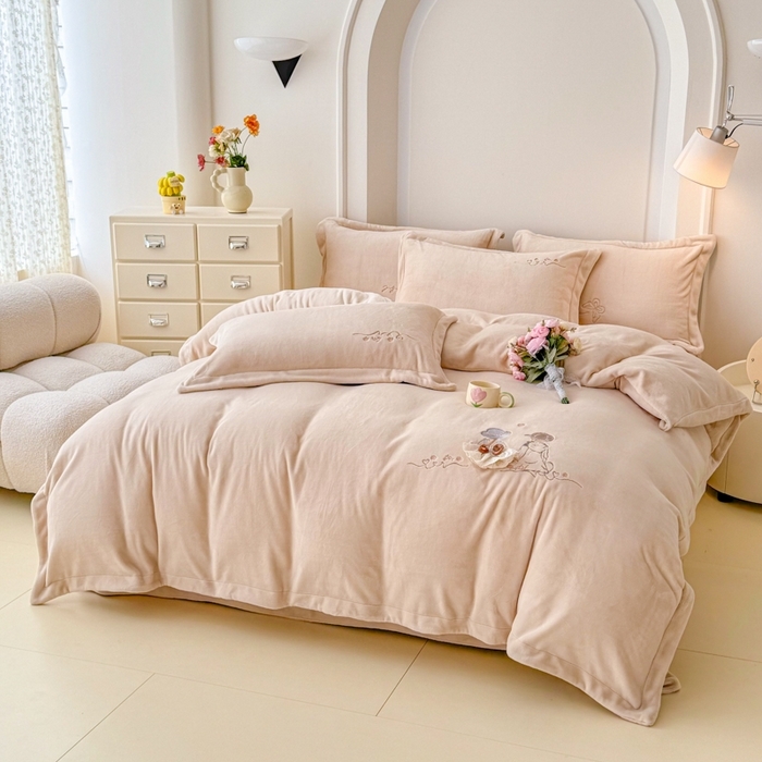 91家纺网 家纺一手货源 找家纺 （总）保罗圣迪奥 2025新款250克全消光牛奶绒四件套-安妮