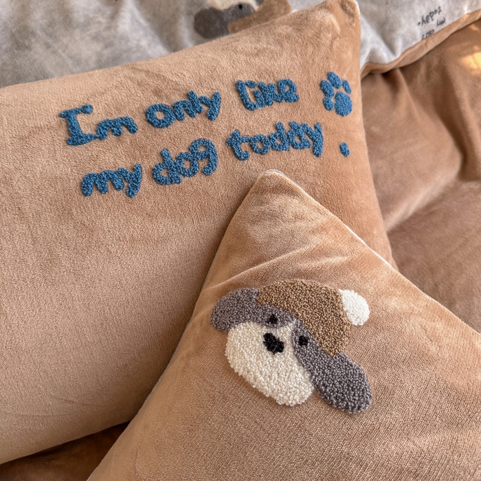 91家纺网 家纺一手货源 找家纺 Sweet dreams甜梦 2025新款全消光牛奶绒毛巾绣印花四件套 帽子小狗