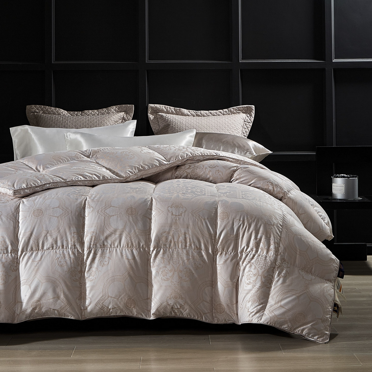 91家纺网 家纺一手货源 找家纺 暖羽屋羽绒馆 2025新款400T95白鹅绒被芯 羽绒被双层加厚 静音鹅绒被芯 婚庆羽绒被子 Q拉妮娜