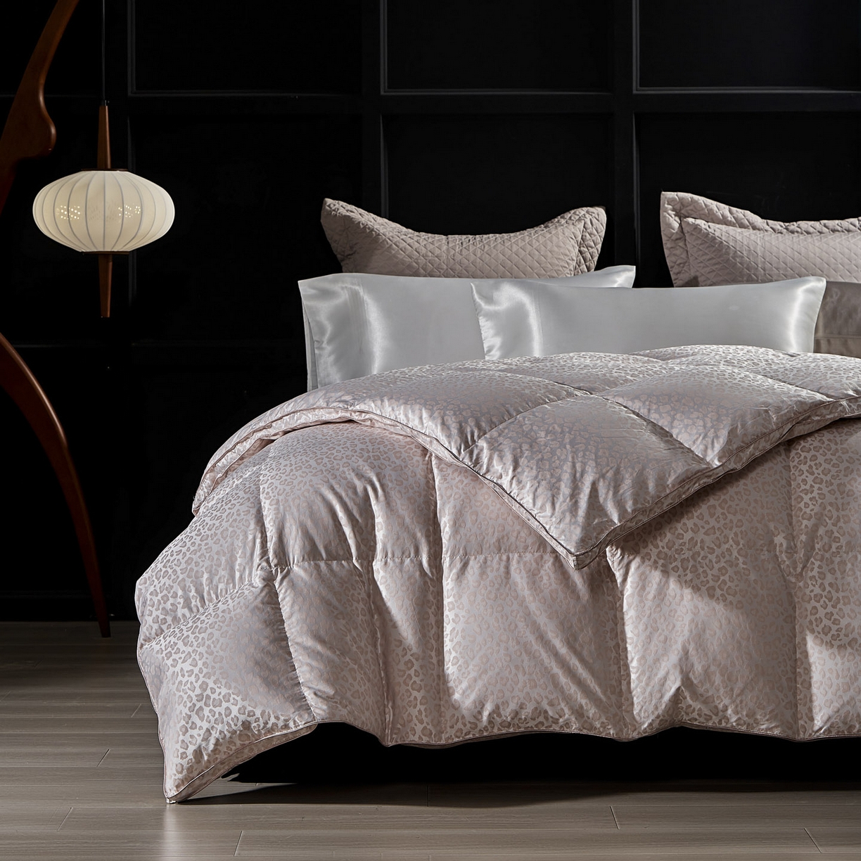 91家纺网 家纺一手货源 找家纺 暖羽屋羽绒馆 2025新款400T95白鹅绒被芯 羽绒被双层加厚 静音鹅绒被芯 婚庆羽绒被子 Q魅惑 粉